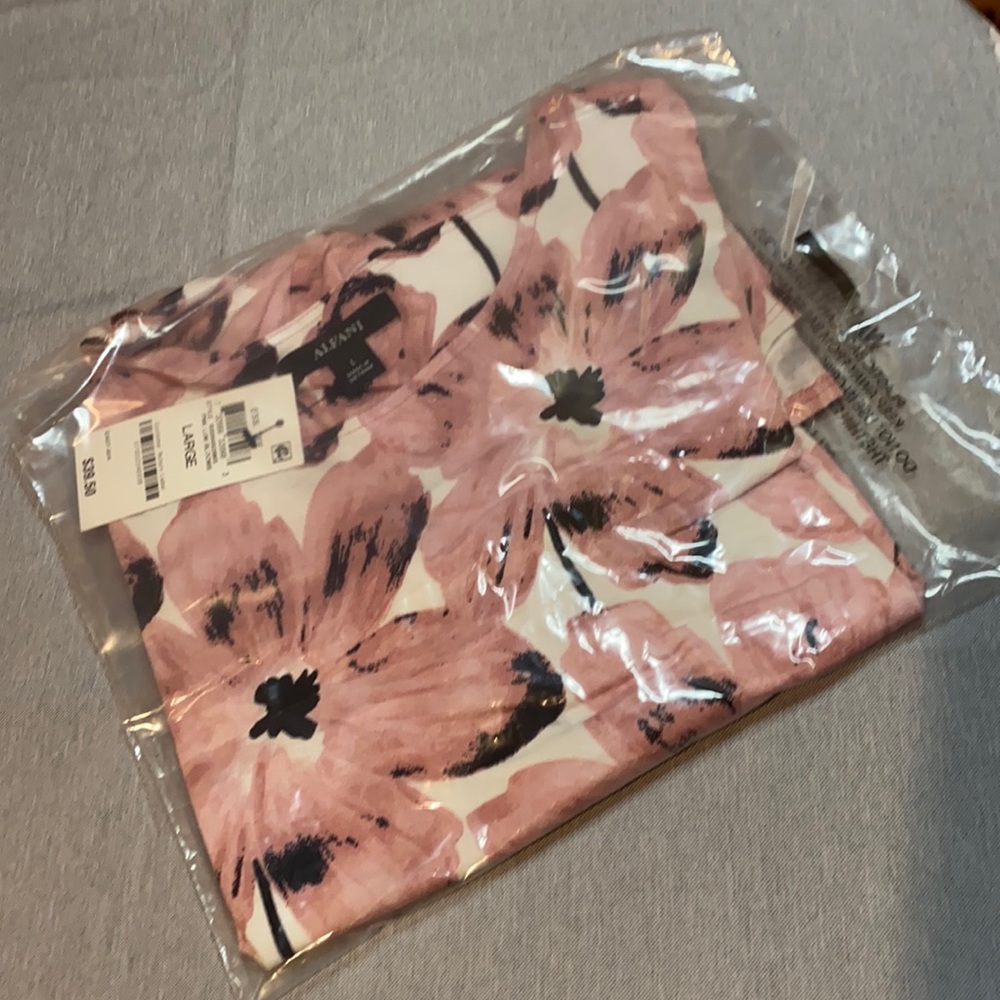 Alfani tee shirt